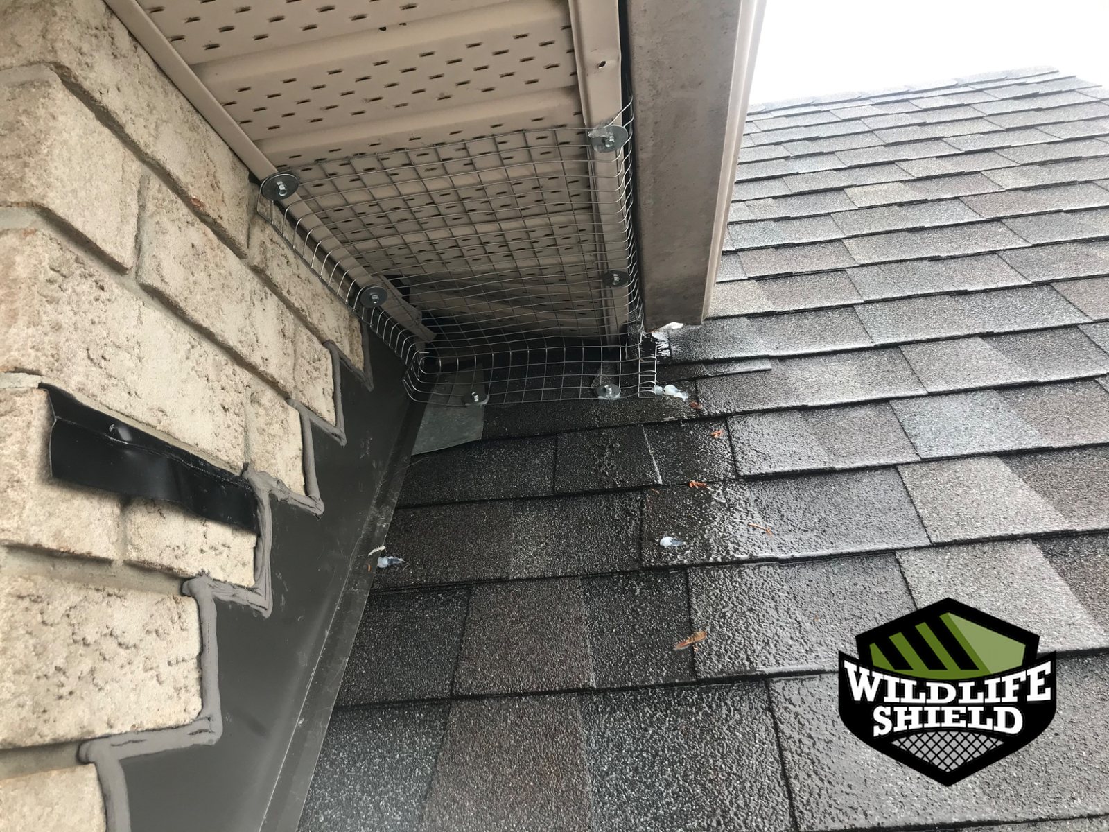 vaughan soffit screening install 03 vaughan soffit screening install 03